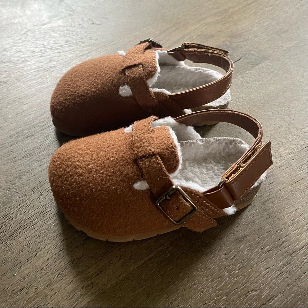 🧸 Gap | Cozy, Little Clogs • Toddler 5/6